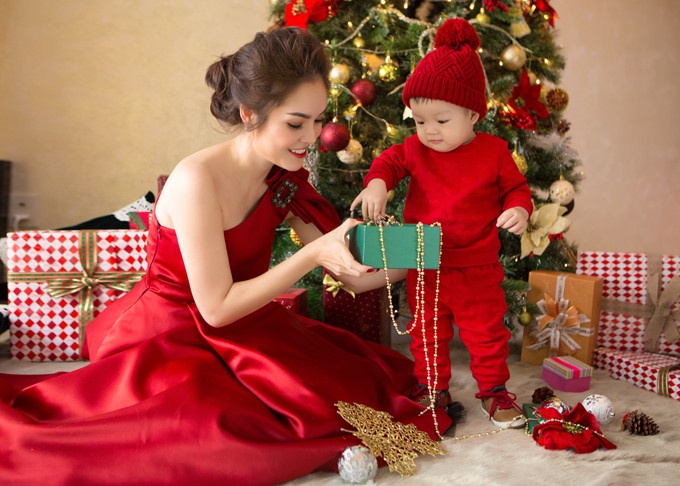 Loạt ảnh 'đốn tim' của các nhóc tì nhà sao Việt trong mùa Giáng sinh 2018 loat anh don tim cua cac nhoc ti nha sao viet trong mua giang sinh 2018