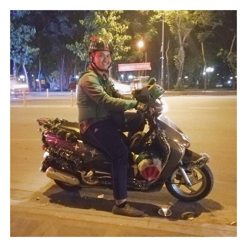 hoa chung khong khi giang sinh anh em grab co nhung cach the hien dang yeu the nay