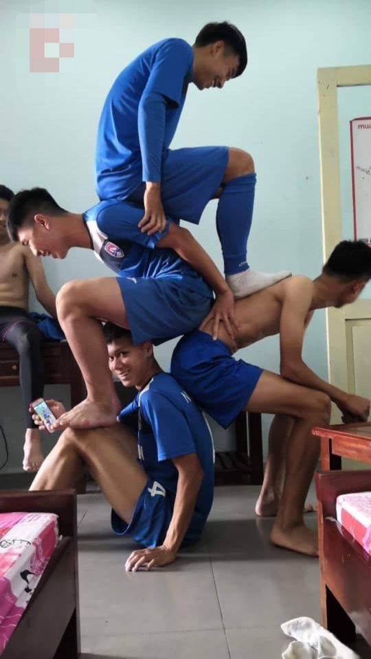 Đây chính là 'hot trend dị' mở đầu năm mới 2019 nhưng lại được giới trẻ hào hứng bắt chước day chinh la hot trend di mo dau nam moi 2019 nhung lai duoc gioi tre hao hung bat chuoc