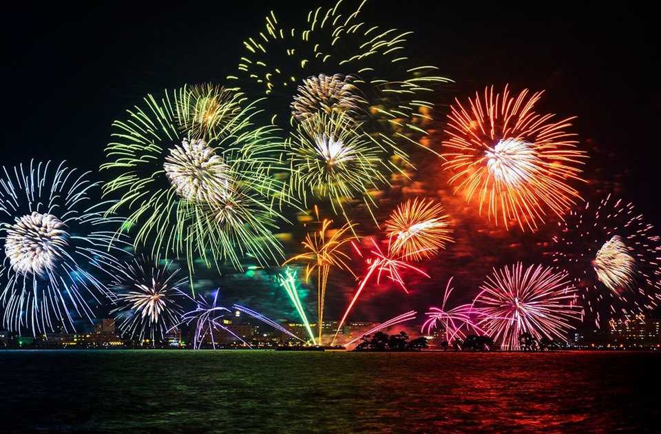 chao nam moi 2019 da mat voi nhung diem ban phao hoa hoanh trang nhat chau a