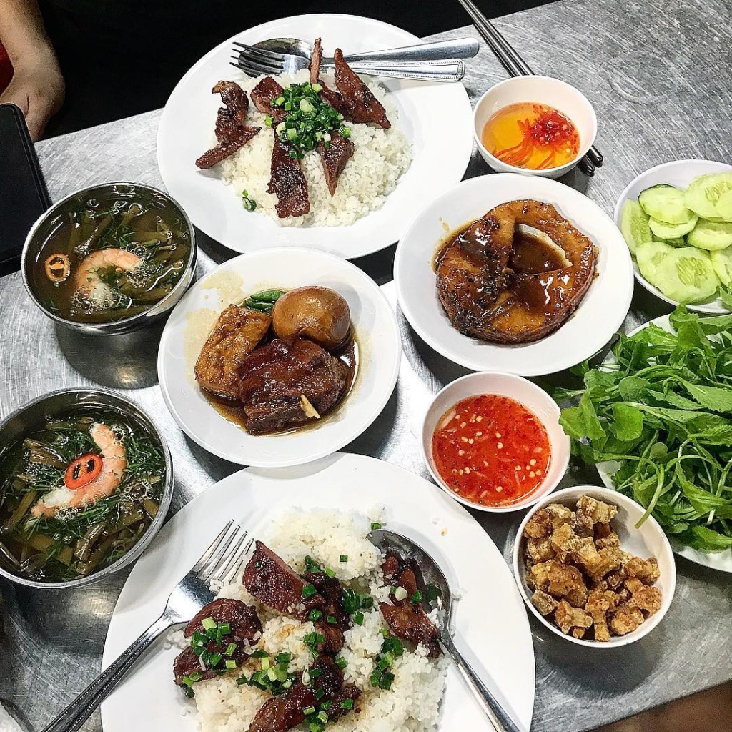 tet duong lich 2019 goi y nhung quan an ngon o sai gon lap day con doi bung sau dem bung chay cung countdown
