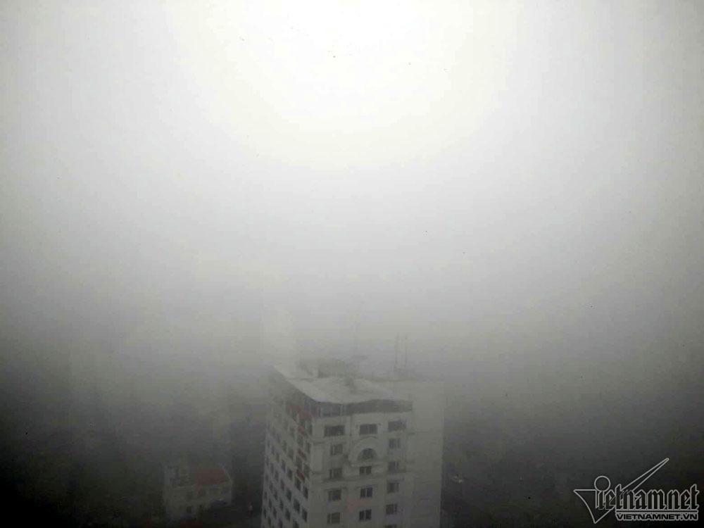 Hà Nội đặc quánh sương mù, cao ốc mất hút ha noi dac quanh suong mu cao oc mat hut