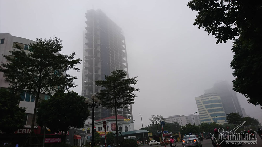 Hà Nội đặc quánh sương mù, cao ốc mất hút ha noi dac quanh suong mu cao oc mat hut