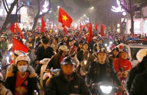 co dong vien vo oa trong chien thang giua troi dong ha noi