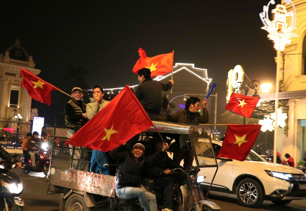 co dong vien vo oa trong chien thang giua troi dong ha noi