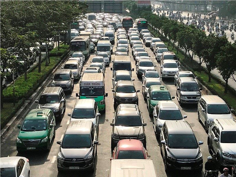 cua ngo sai gon ket xe kinh hoang nhieu gio