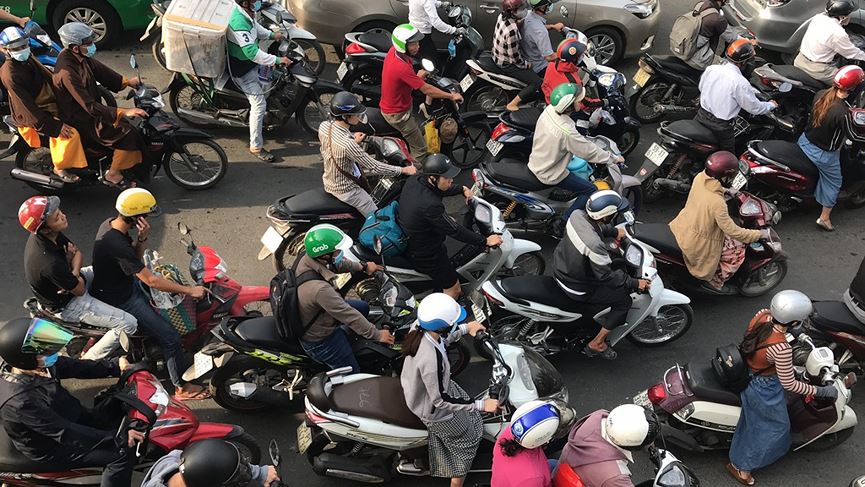 cua ngo sai gon ket xe kinh hoang nhieu gio