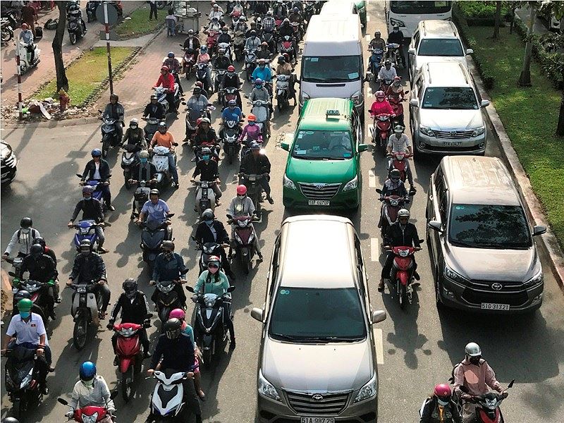 cua ngo sai gon ket xe kinh hoang nhieu gio