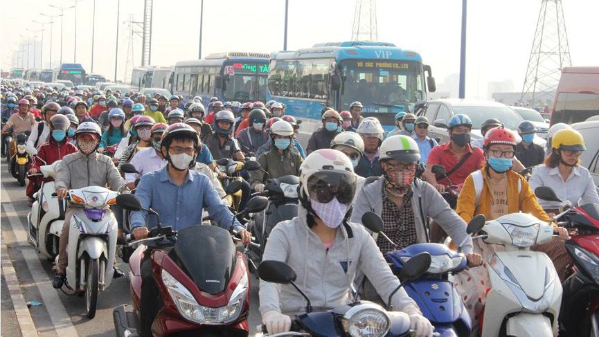 cua ngo sai gon ket xe kinh hoang nhieu gio