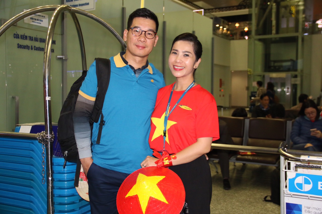 cdv vuot hon 5400 km tiep lua cho chien binh sao vang doi dau voi nhat ban