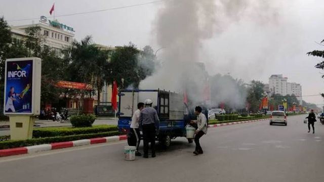 vua chay xe vua nau banh chung oto tai suyt bi thieu rui
