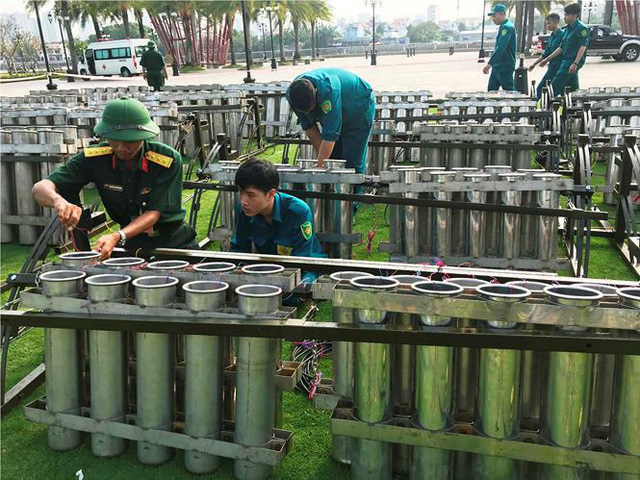 tran dia 2700 qua phao hoa cho khai hoa don giao thua o sai gon