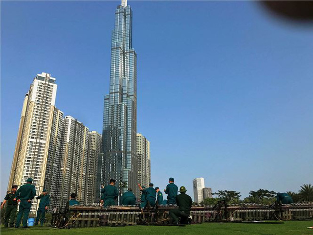 tran dia 2700 qua phao hoa cho khai hoa don giao thua o sai gon