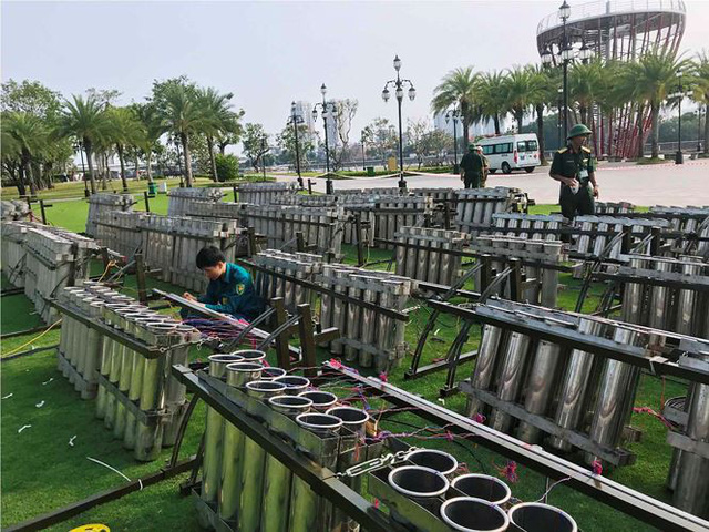 tran dia 2700 qua phao hoa cho khai hoa don giao thua o sai gon