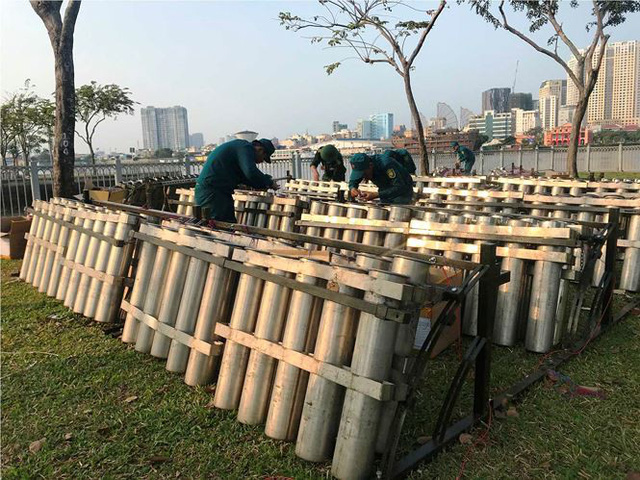 tran dia 2700 qua phao hoa cho khai hoa don giao thua o sai gon