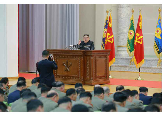 kim jong un lam gi khi ong trump thong bao cuoc gap lan 2
