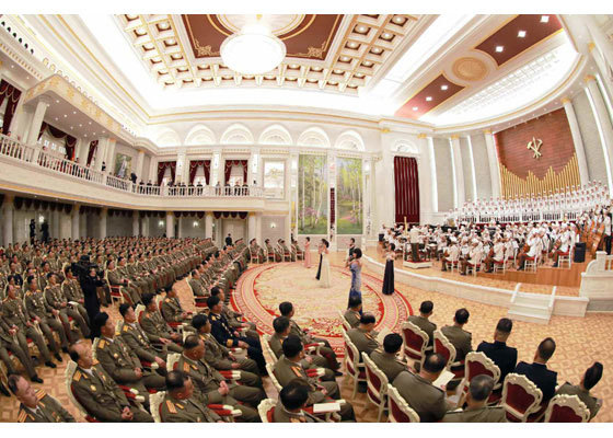 kim jong un lam gi khi ong trump thong bao cuoc gap lan 2
