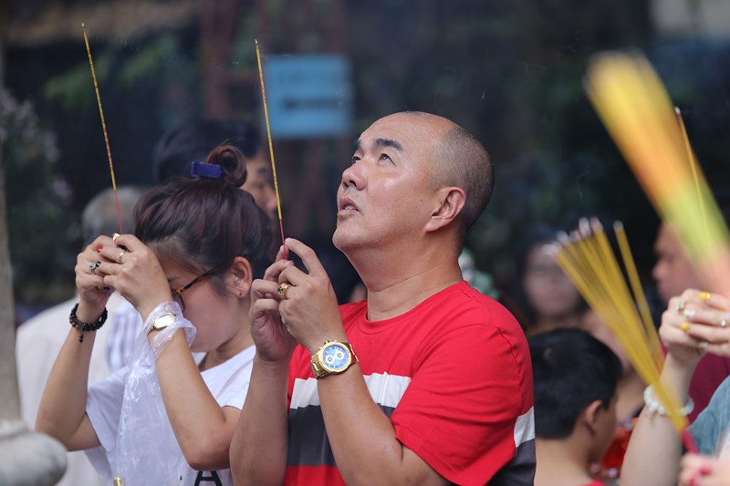 nguoi sai gon do xo di chua cung sao giai han dau nam