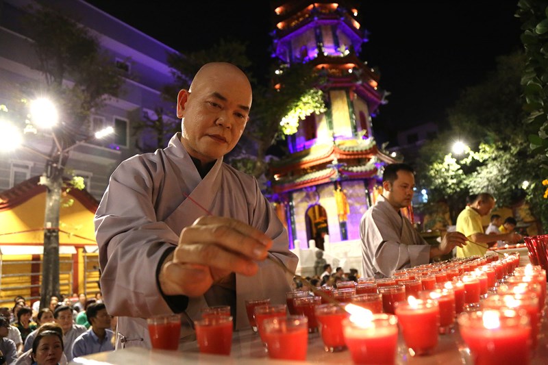 nguoi sai gon do xo di chua cung sao giai han dau nam