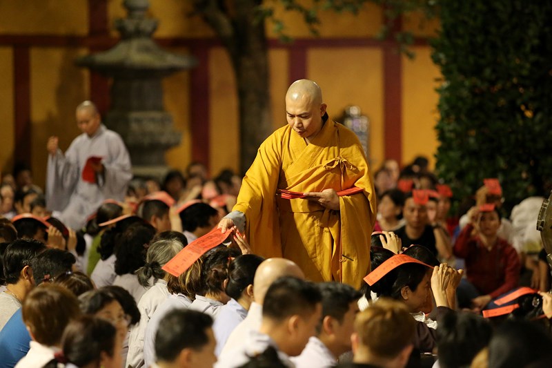 nguoi sai gon do xo di chua cung sao giai han dau nam