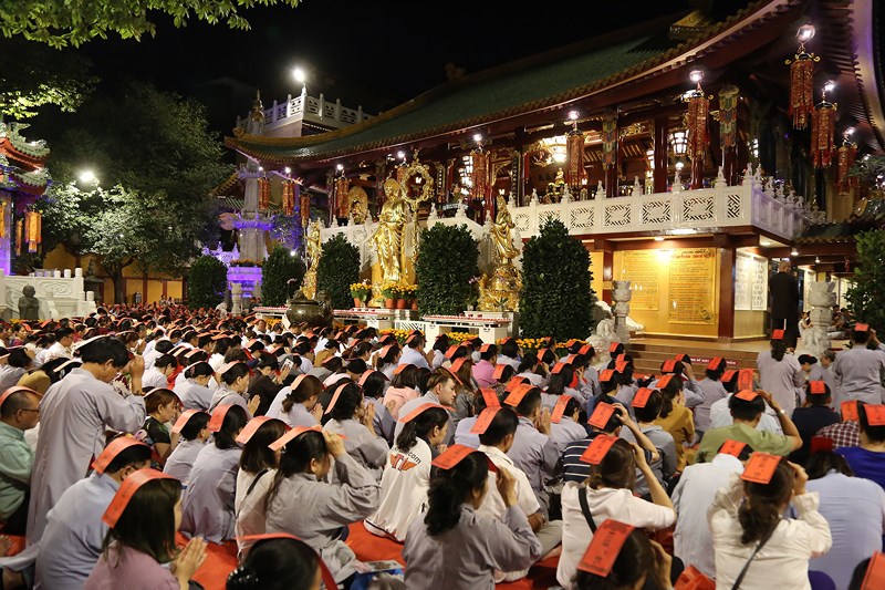 nguoi sai gon do xo di chua cung sao giai han dau nam