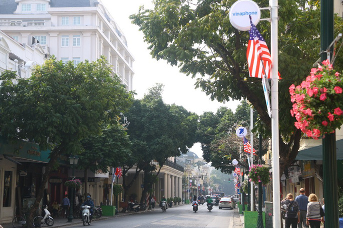 co my trieu tien tung bay phap phoi giua thu do ha noi