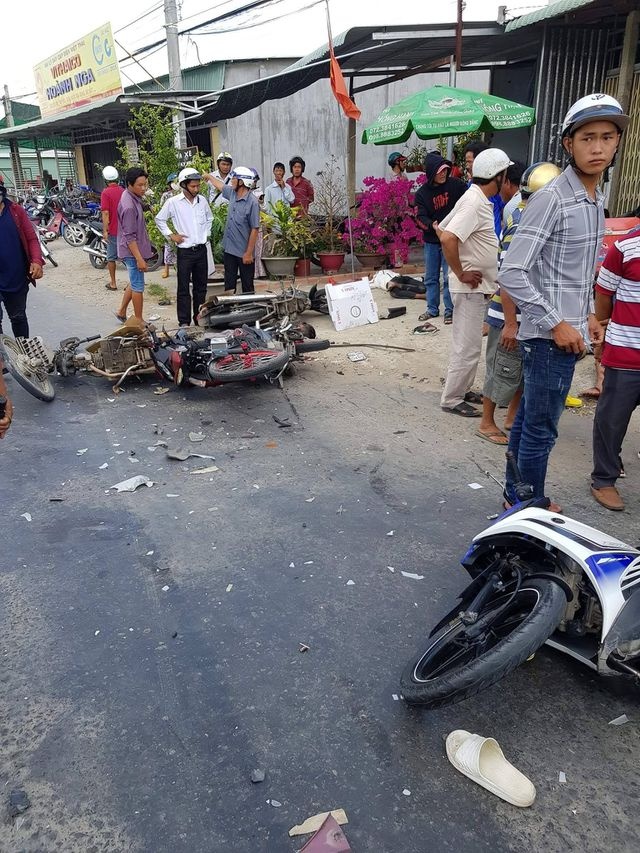 o to tai tong 4 xe may chay dan hang ngang 8 nguoi thuong vong