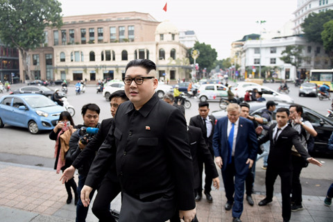trump kim gia nao dong trung tam ha noi bi tong khoi khach san