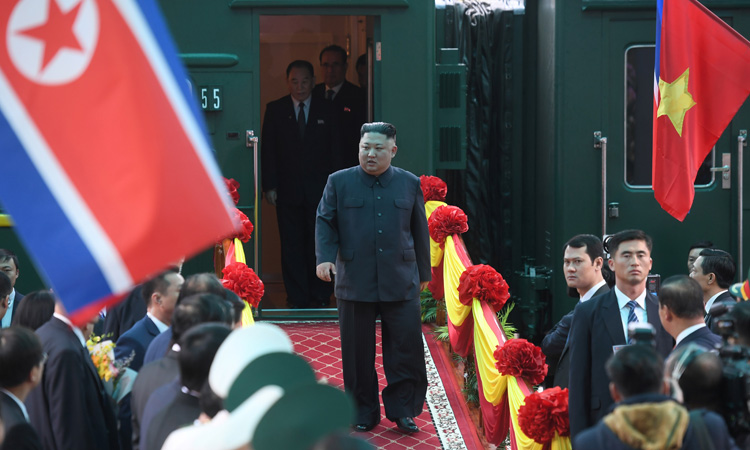 ly do chu tich kim jong un chon di tau 60 tieng den viet nam