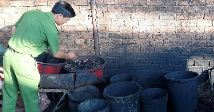 ai dang huong loi tu viec nguoi tieu dung lo so ca phe pin