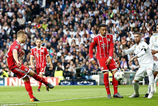 hoa real madrid 2 2 bayern munich dung buoc day tiec nuoi