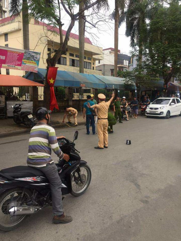 nu tai xe dat cang tuyen bo gay soc roi hung hang bo di