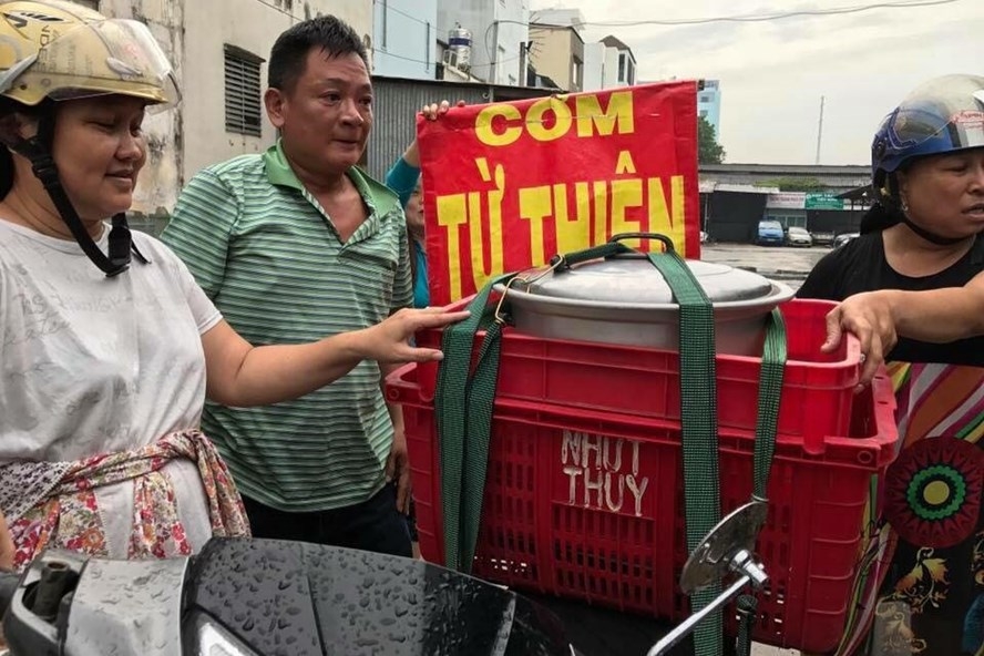 giang ho hoan luong canh tinh hiep si dung can chien quai xe