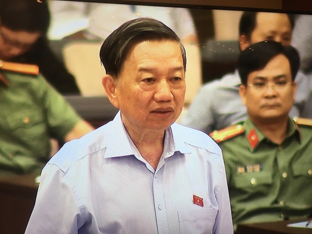 day la de xuat tran quan ham thieu tuong cho giam doc cong an nhieu dia phuong
