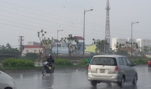 du bao thoi tiet hom nay 245 ha noi sai gon ngay nang chieu toi va dem co dong