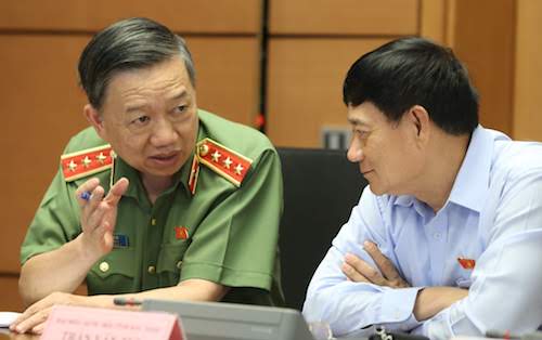 vi sao 25000 cong an chinh quy duoc dieu ve xa