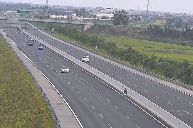 5 thang phat hien 45 xe chay lui tren cao toc hien dai nhat viet nam