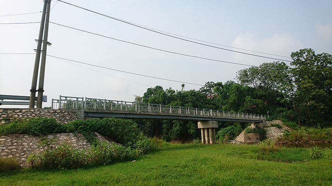 nguoi dan thu do khon kho voi cau be tin hin rong 15m