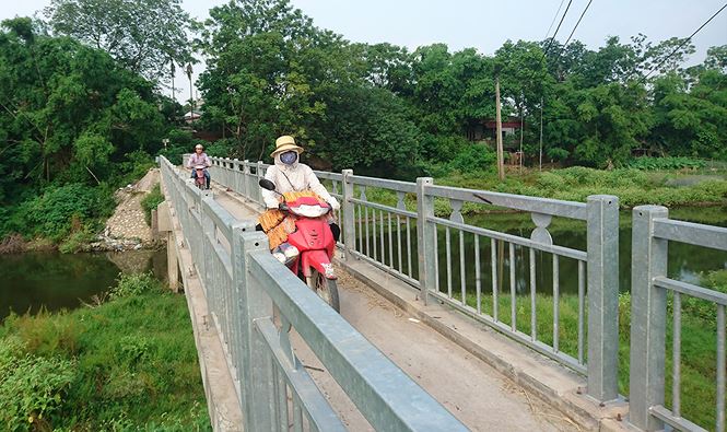nguoi dan thu do khon kho voi cau be tin hin rong 15m