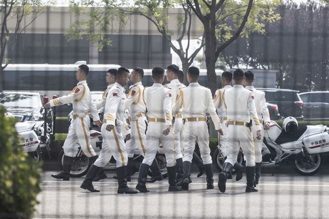 xe hoi nghi cho ong kim jong un xuat hien tai bac kinh