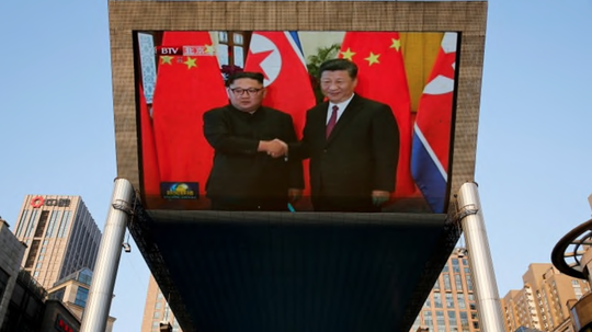 Tiết lộ cuộc nói chuyện giữa hai ông Tập Cận Bình và Kim Jong-un tiet lo cuoc noi chuyen giua hai ong tap can binh va kim jong un