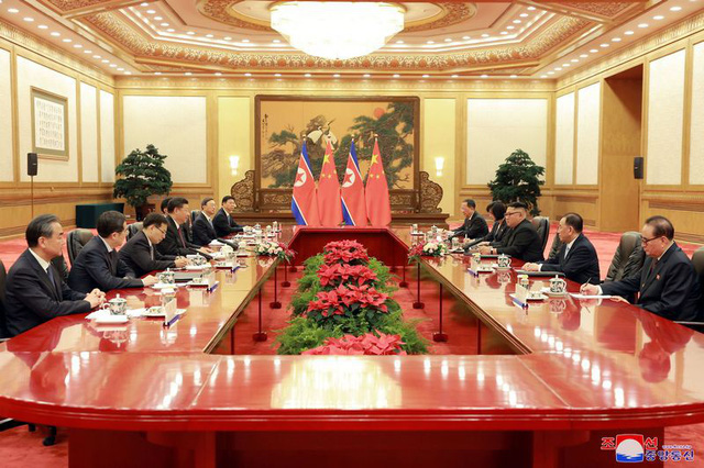 trieu tien bat ngo cong bo hinh anh ong kim jong un tham trung quoc