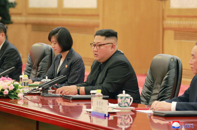 trieu tien bat ngo cong bo hinh anh ong kim jong un tham trung quoc