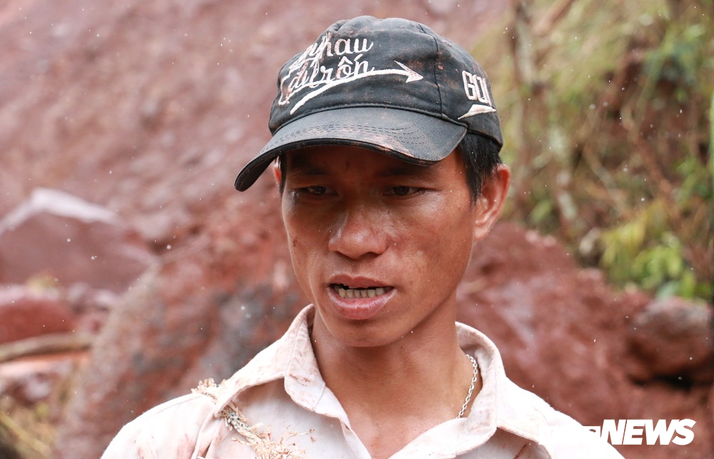 chong dung doi tay tran boi bun dat tim vo con sau tran sat lo kinh hoang o lai chau vtc news