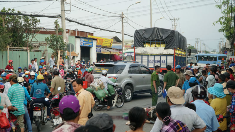 ket xe kinh hoang sau vu tai nan chet nguoi o sai gon