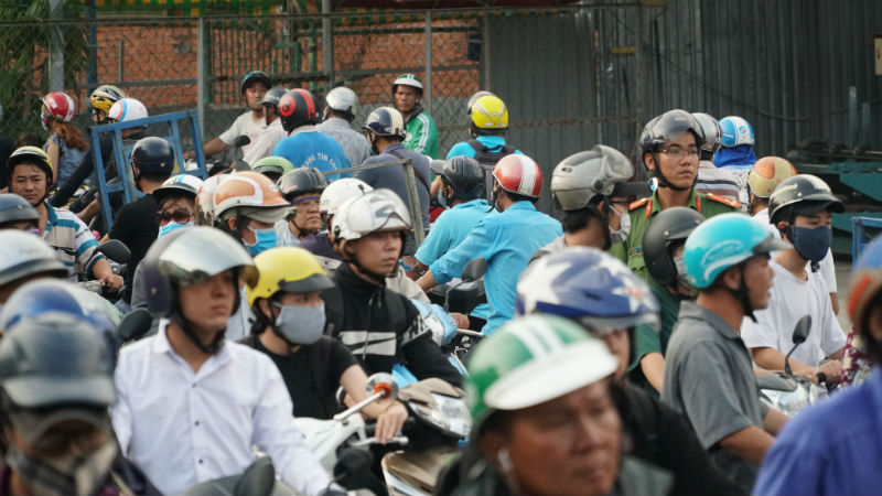 ket xe kinh hoang sau vu tai nan chet nguoi o sai gon