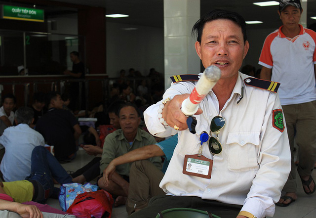 benh nhan nguoi nha va vat chen chuc den kiet suc trong cai nong 40 do c