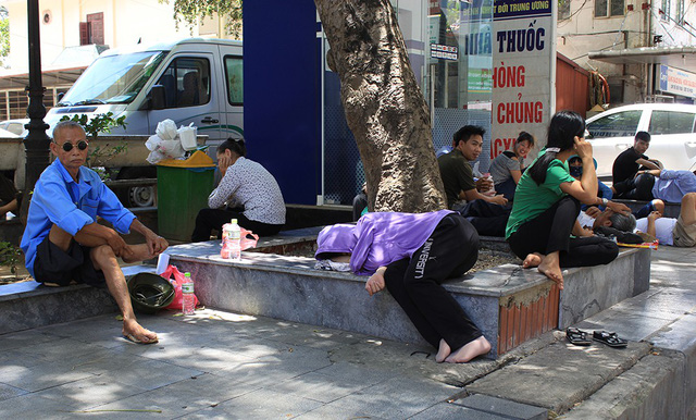 benh nhan nguoi nha va vat chen chuc den kiet suc trong cai nong 40 do c