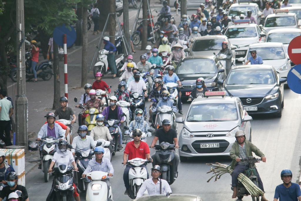 tham gia giao thong duoi cai nang hon 40 do con ac mong cua nguoi dan ha noi