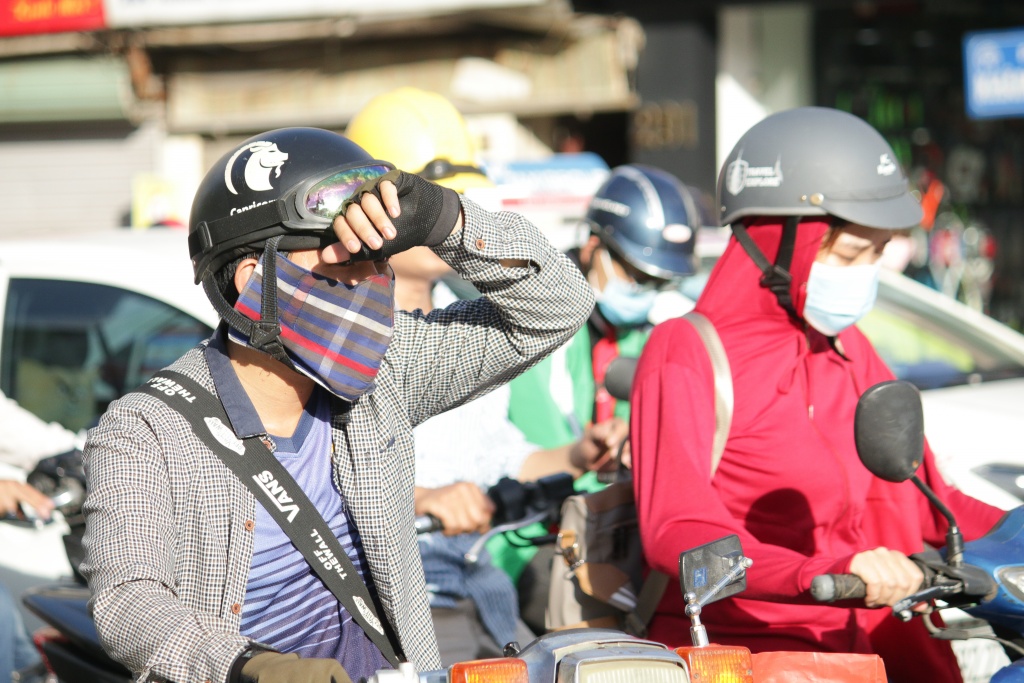 tham gia giao thong duoi cai nang hon 40 do con ac mong cua nguoi dan ha noi